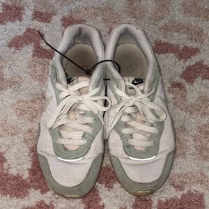 Nike venture runners